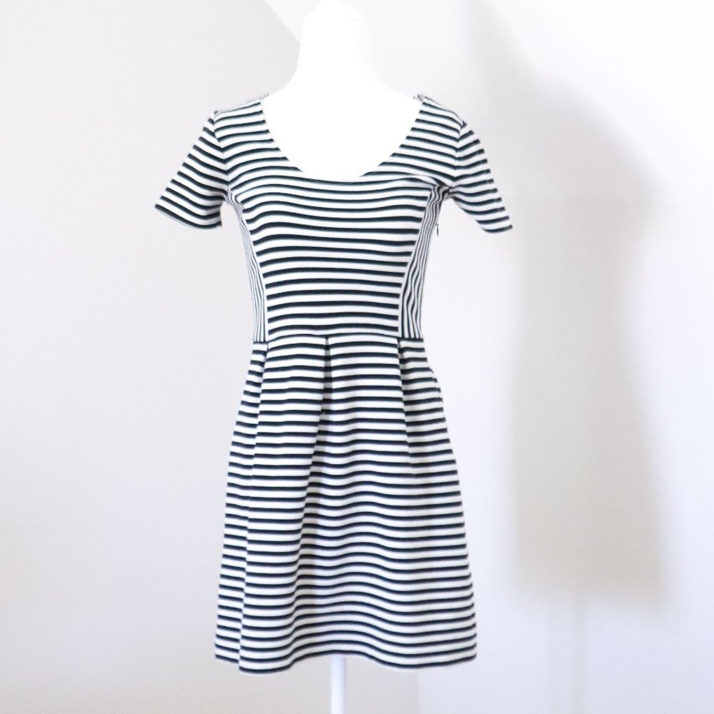 J. Crew Factory Black White Striped Short Sleeve Dress 0